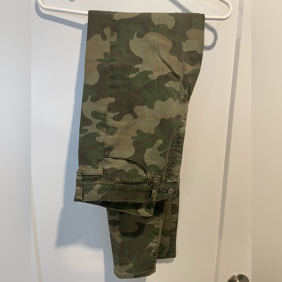 True Skinny Ankle High Rise GAP Camo Jeans - Picture 5 of 6